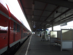 "Pforzheim Hauptbahnhof - Wanderer bitte aussteigen"